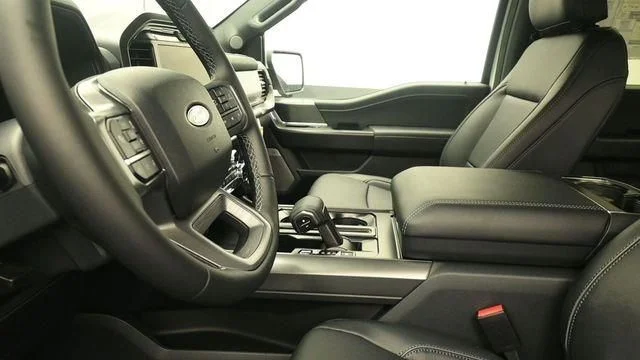 New 2026 Oxford White Ford Lariat® image 18