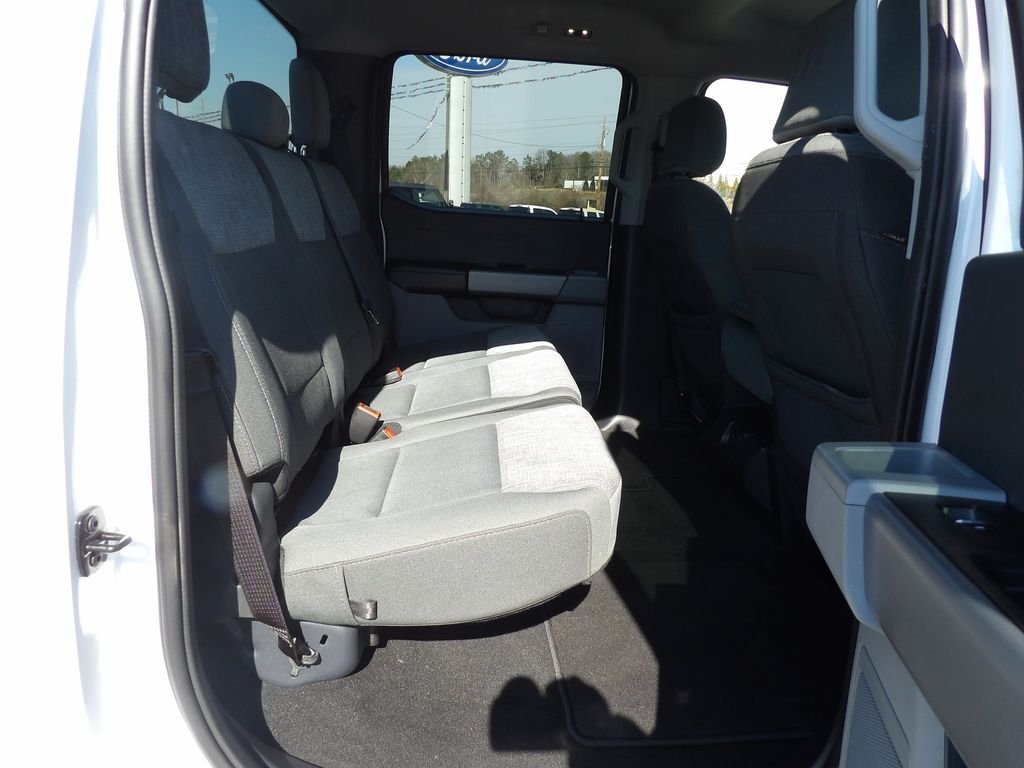 Used 2024 Oxford White Ford XLT image 9