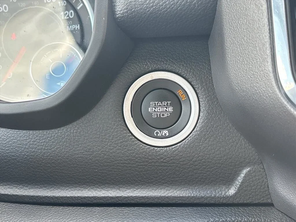 Used 2025 Silver Ram Laramie image 17