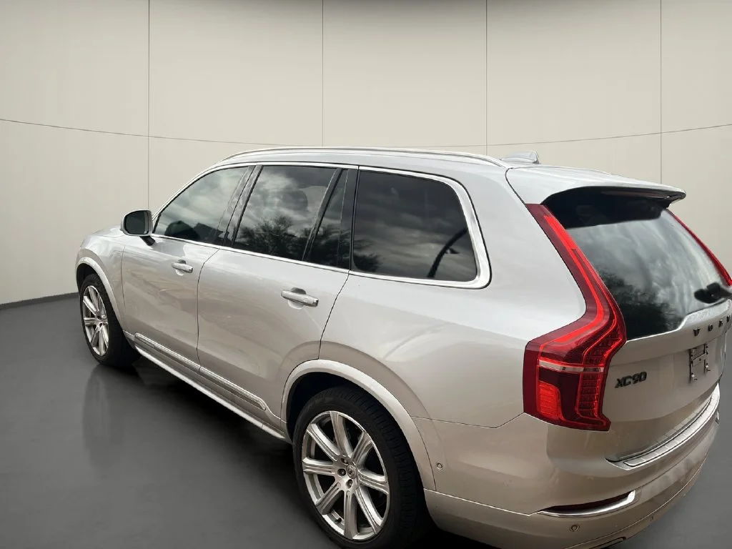 Used 2019 Silver Volvo T6 Inscription image 5