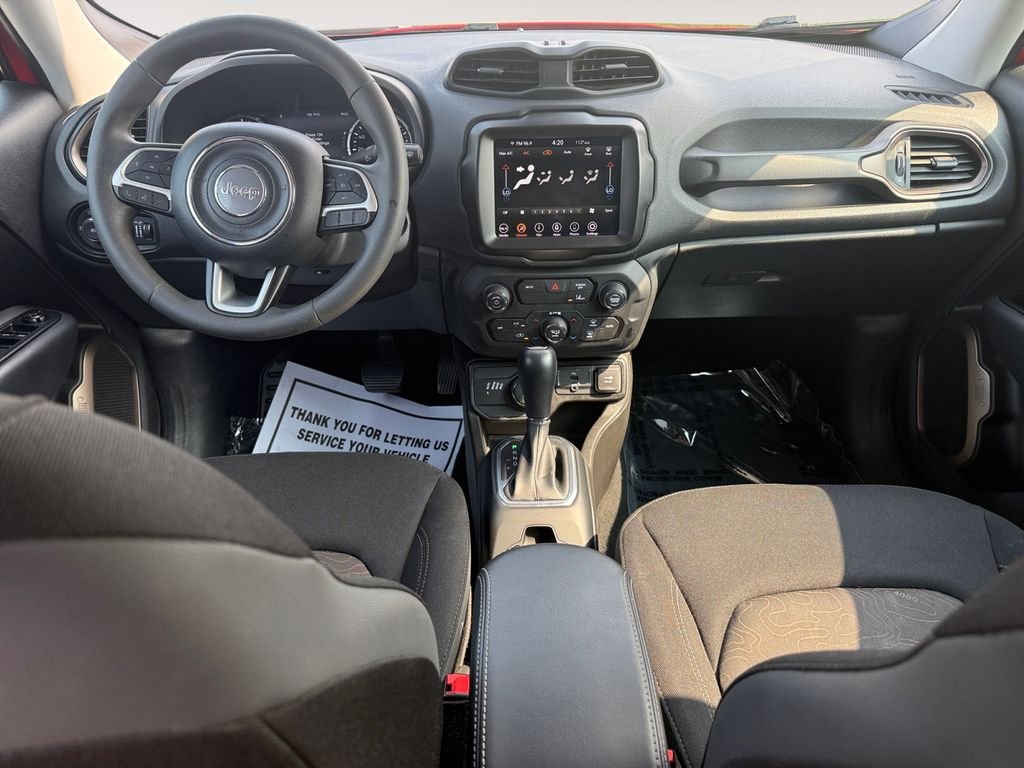 Used 2023 Red Jeep Latitude image 10
