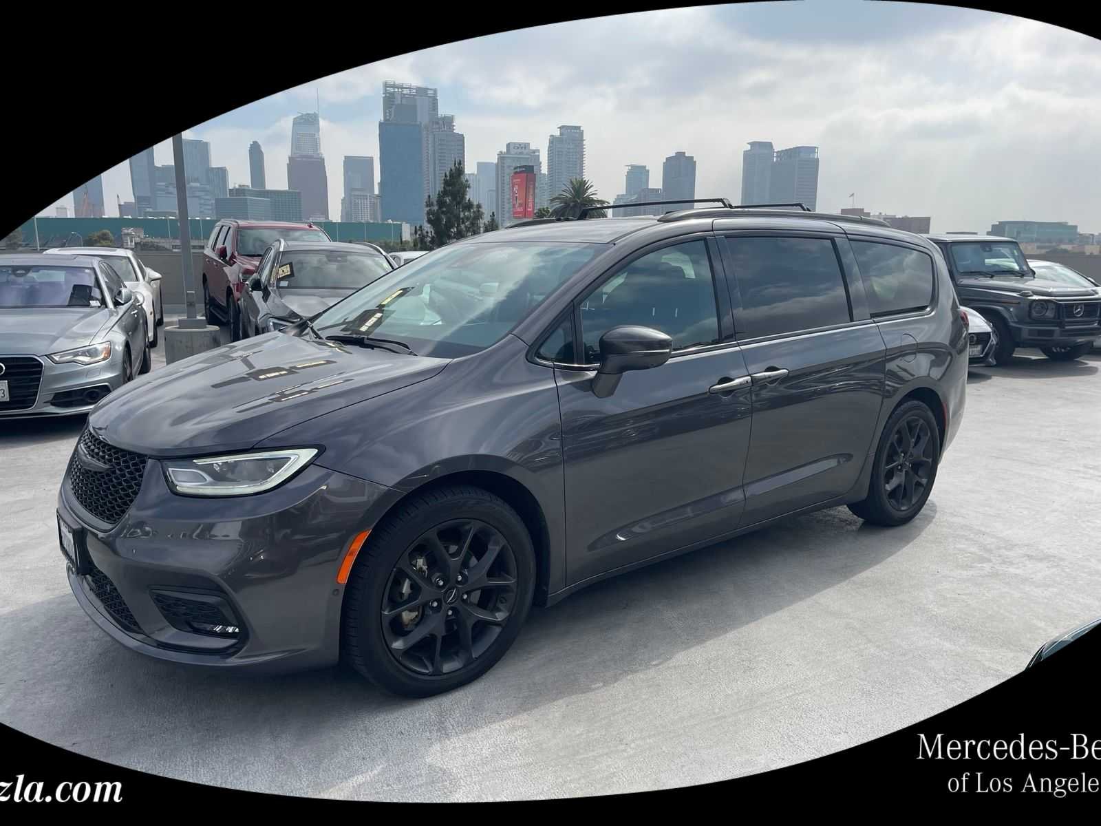 2021 Chrysler Pacifica Touring L's photo