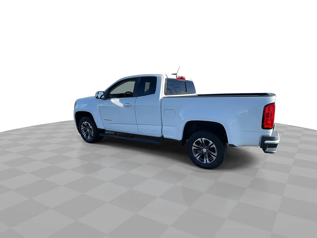 Used 2018 Summit White Chevrolet LT image 7