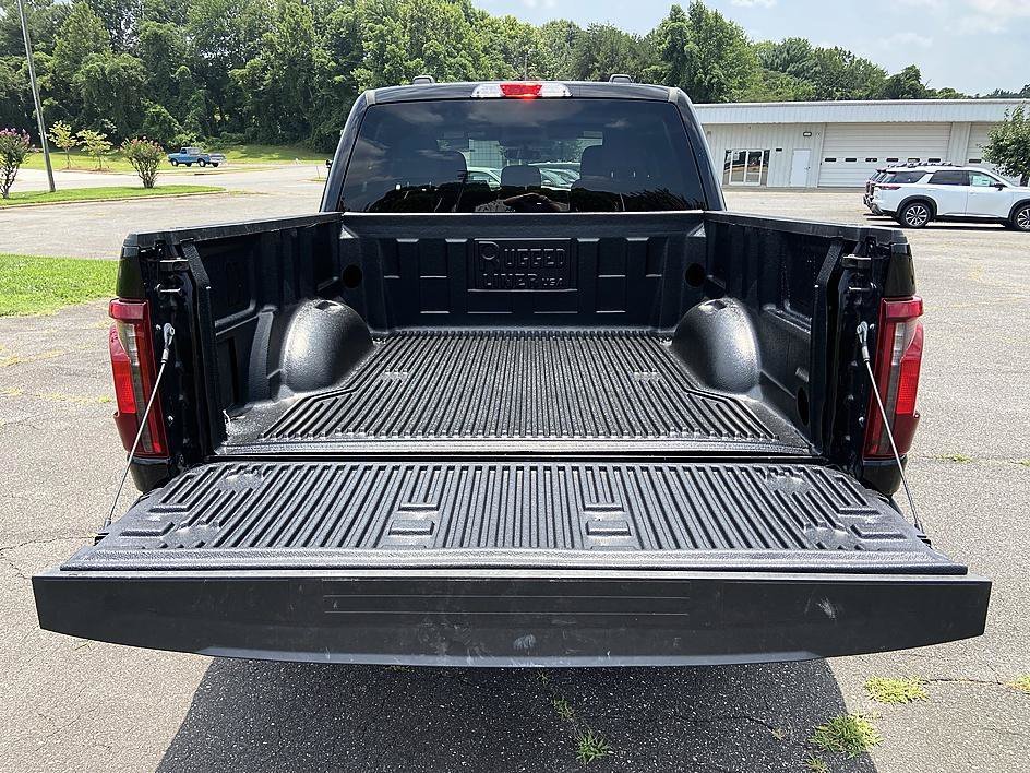 Used 2025 Black Metallic Ford XLT image 28