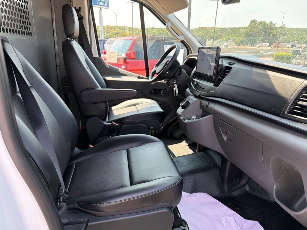 Used 2023 Oxford White Ford Base image 9