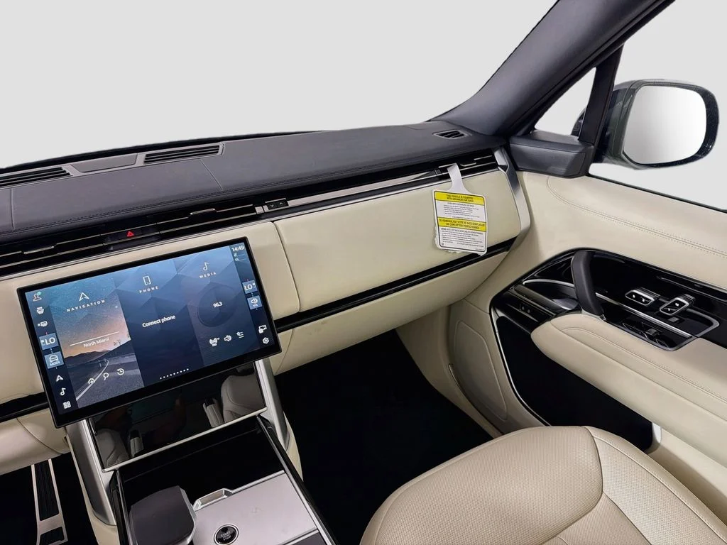 New 2026 Carpathian Grey Land Rover SE image 25
