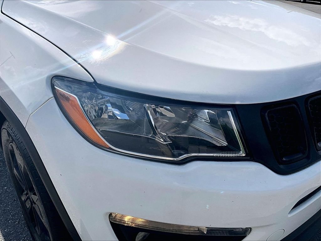 Used 2019 White Jeep Latitude image 32