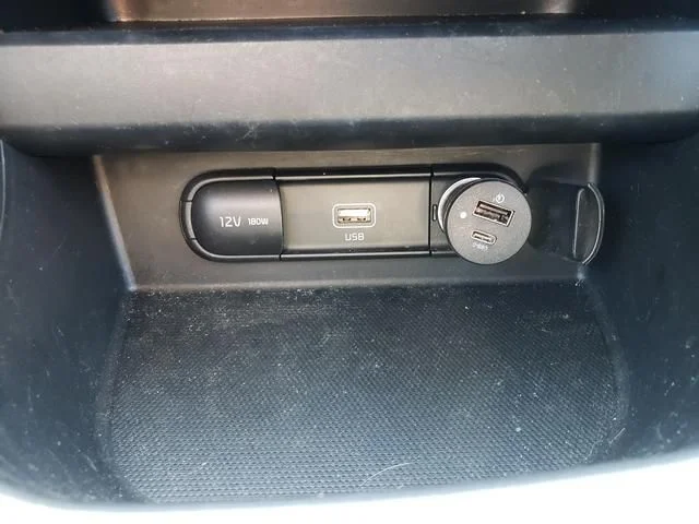 Used 2021 Black Kia S image 17