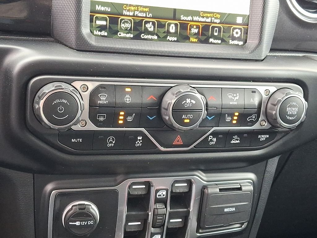 Used 2022 Gray Jeep Unlimited Sahara Altitude image 16