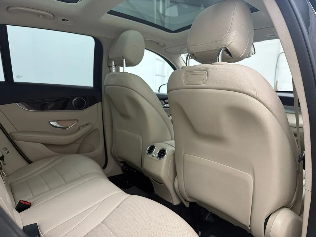 Used 2018  Mercedes-Benz GLC 300 image 31