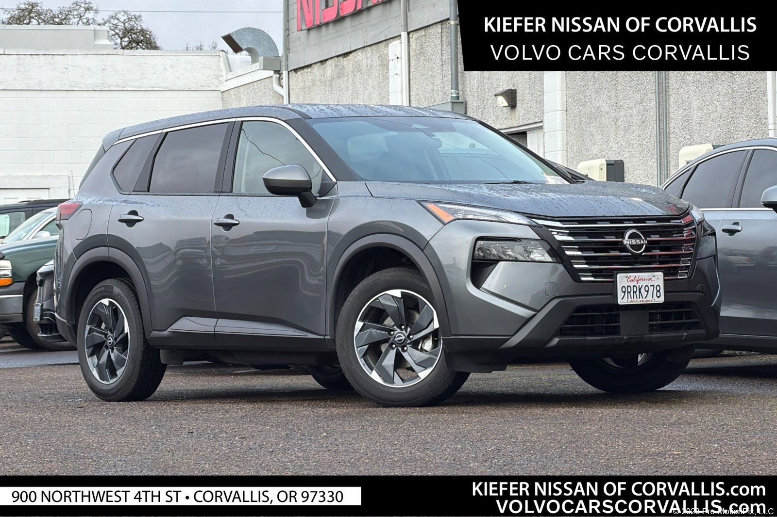 2025 Nissan Rogue SV FWD's photo