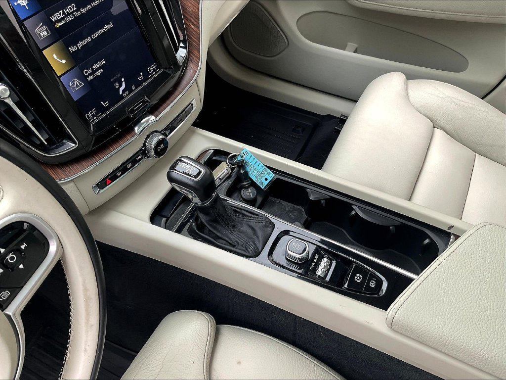 Used 2019 Black Volvo T6 Inscription image 17