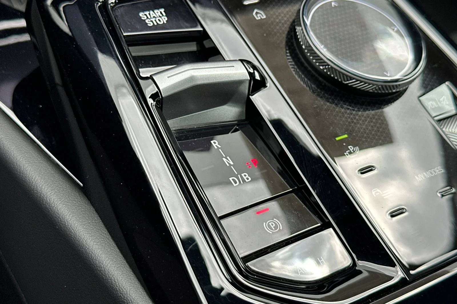 Used 2025 Brooklyn Grey Metallic BMW M60 image 20