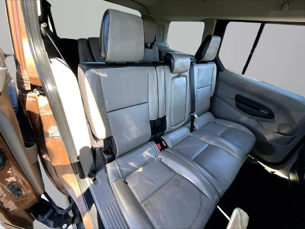 Used 2014  Ford Titanium image 26