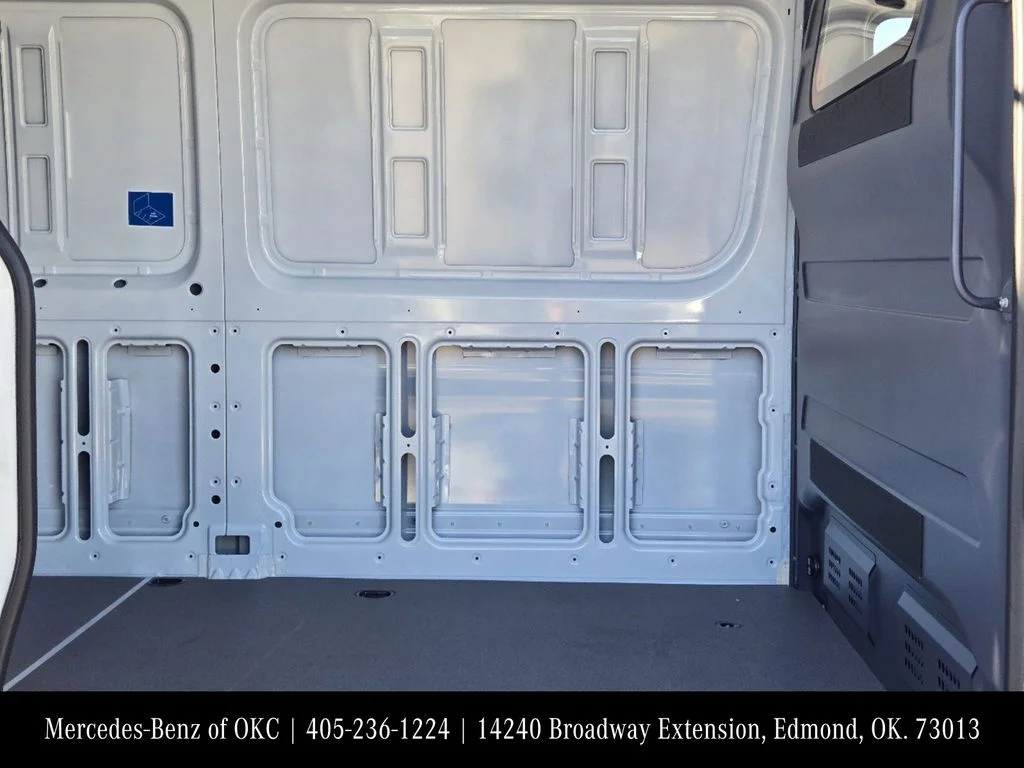 Used 2025 White Mercedes-Benz Cargo 170 WB image 25