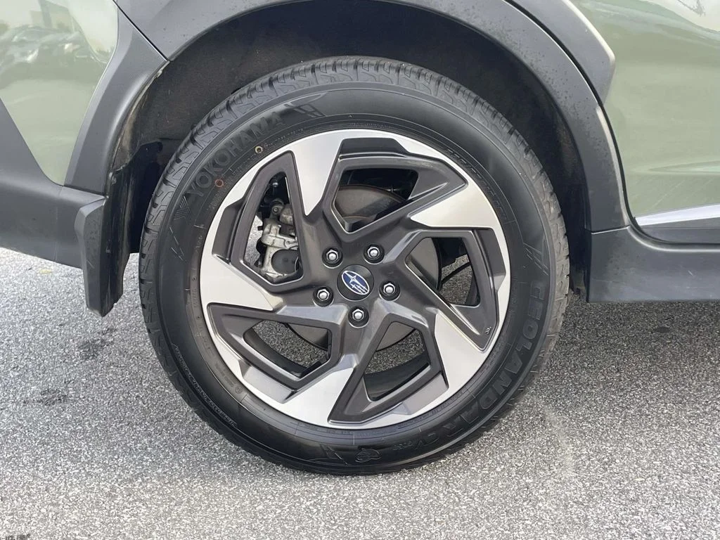 Used 2024 Alpine Green Subaru Limited image 30