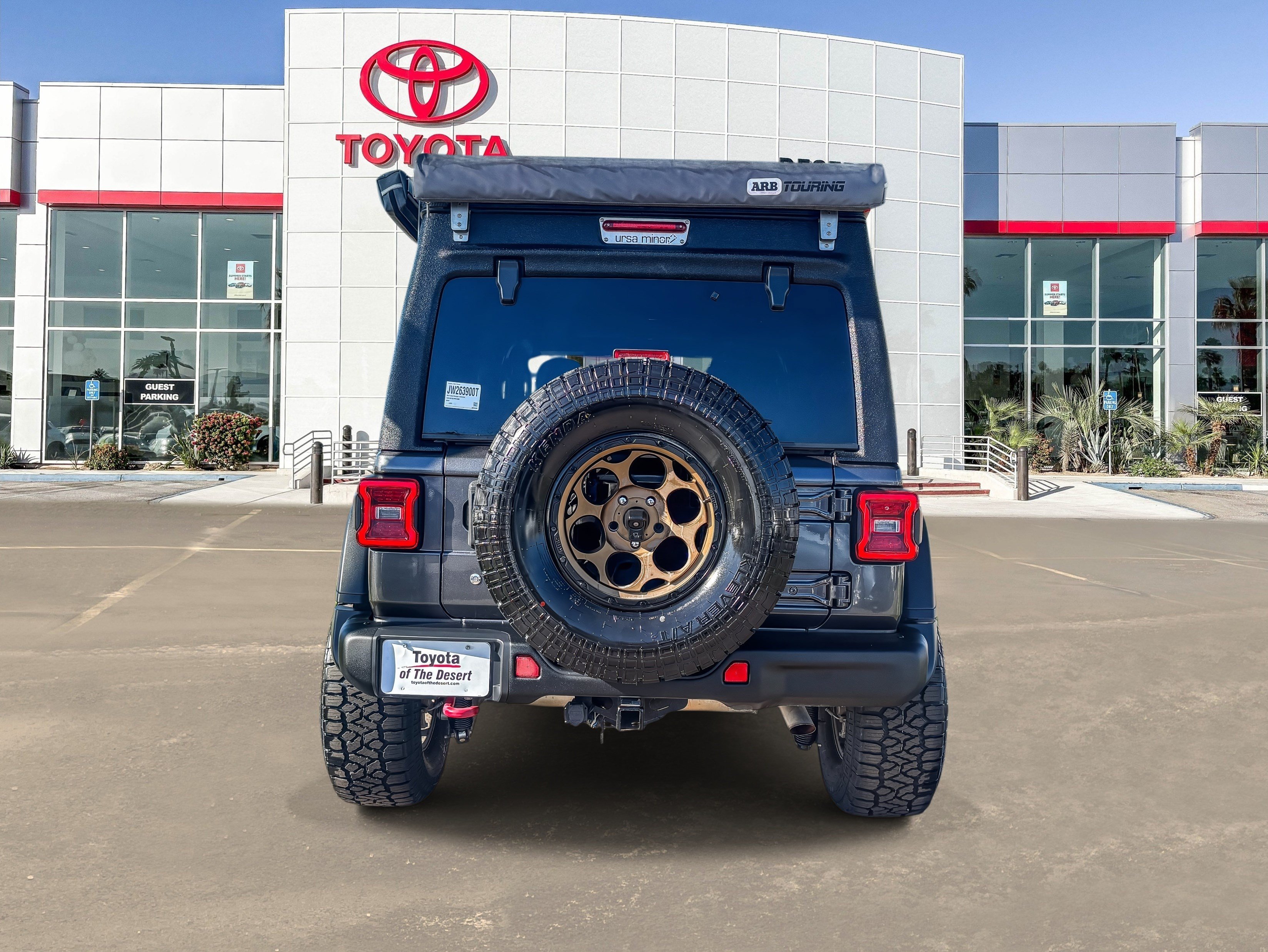 Used 2018 Granite Crystal Metallic Clearcoat Jeep Unlimited Rubicon image 29