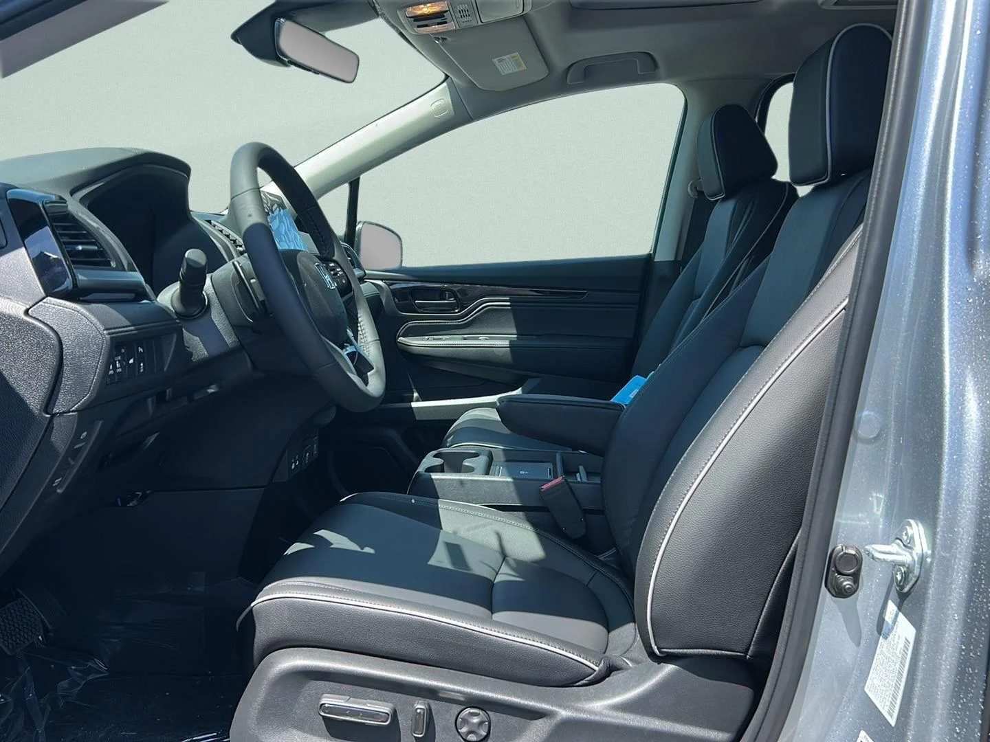 New 2026 Solar Silver Metallic Honda Touring image 12