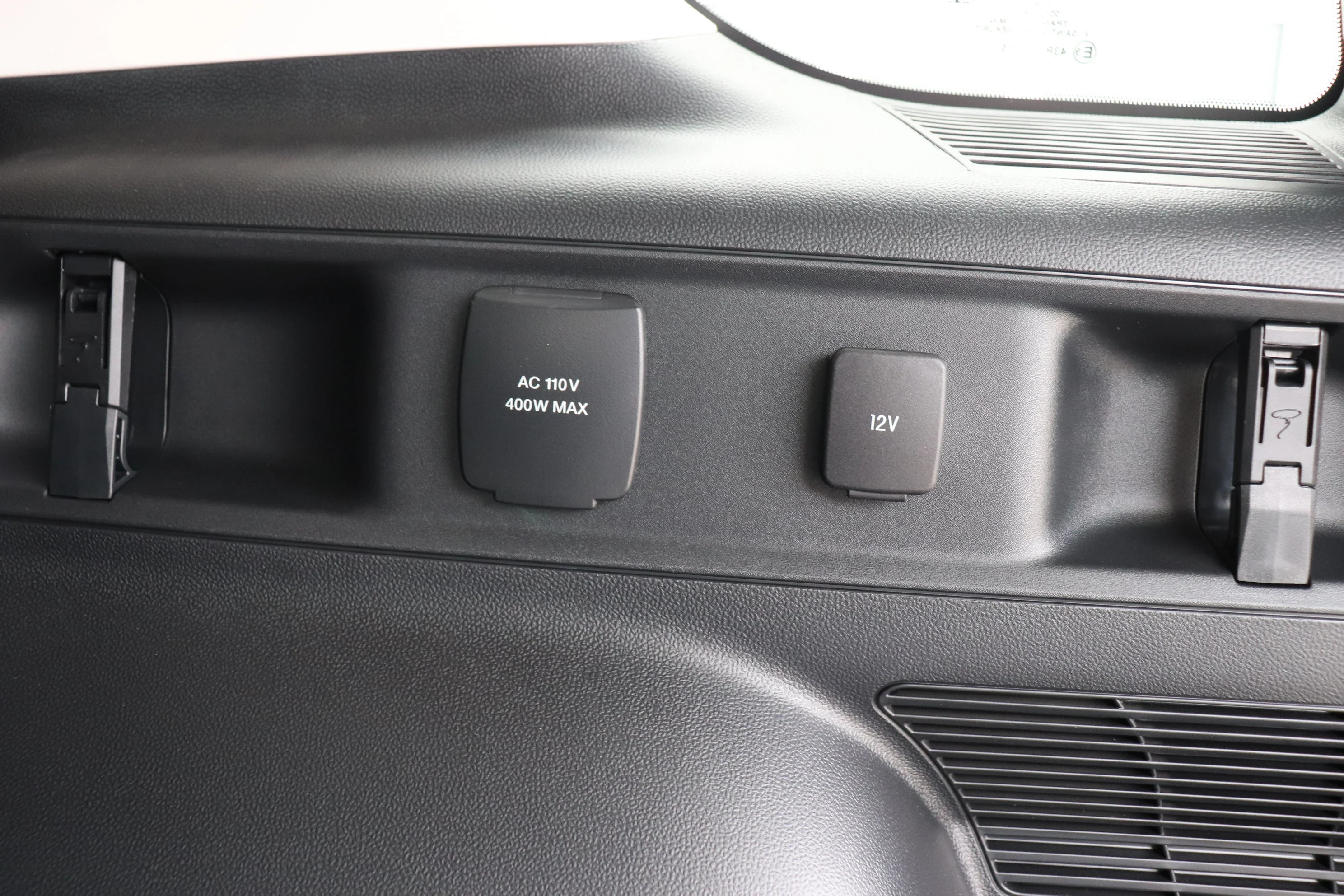 New 2026 AZURE GREY METALLIC TRI-COAT Ford Outer Banks image 7