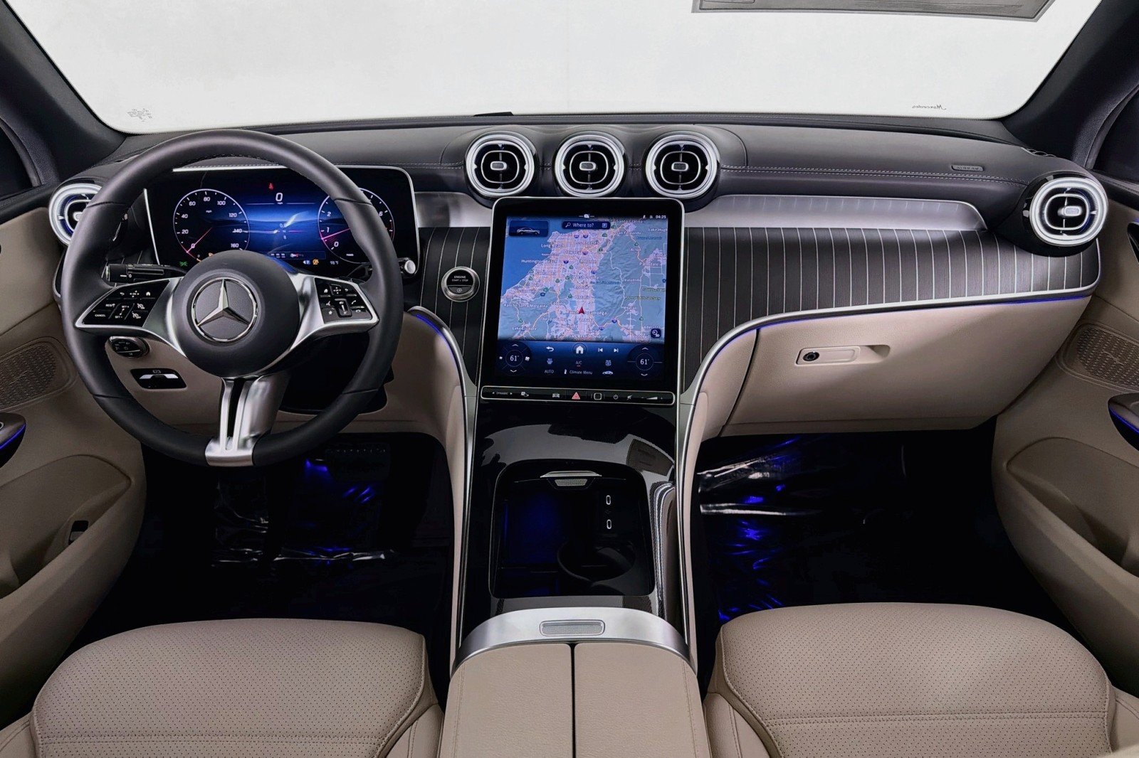 New 2026 Polar White Mercedes-Benz GLC 300 4MATIC® Coupe image 4