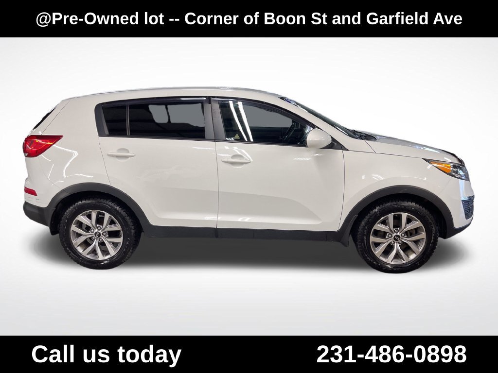 Used 2016 White Kia LX image 6