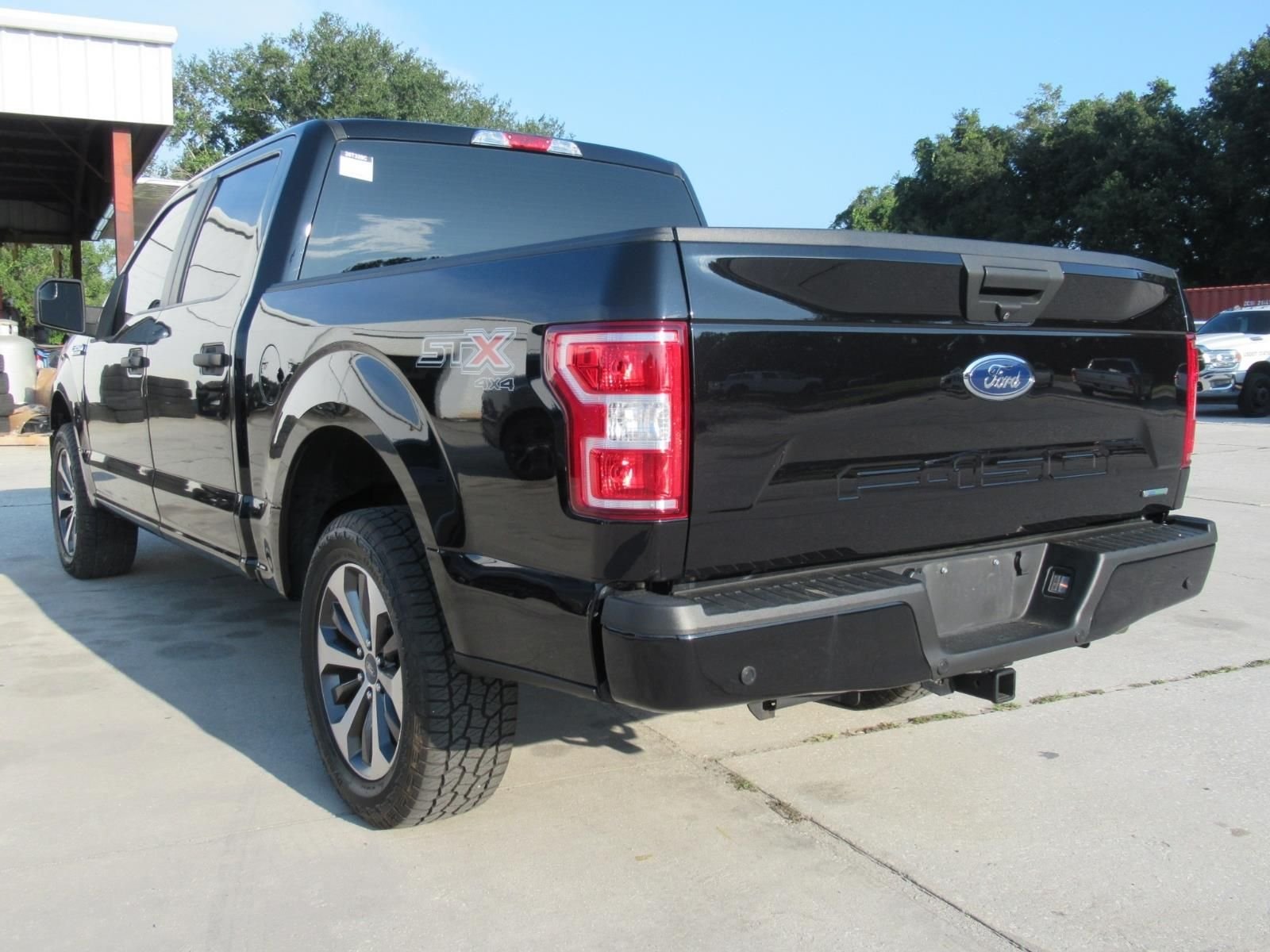 Used 2020 Black Ford XL image 5