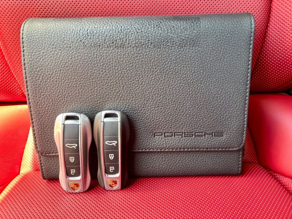 Used 2021 Silver Porsche Turbo S image 27