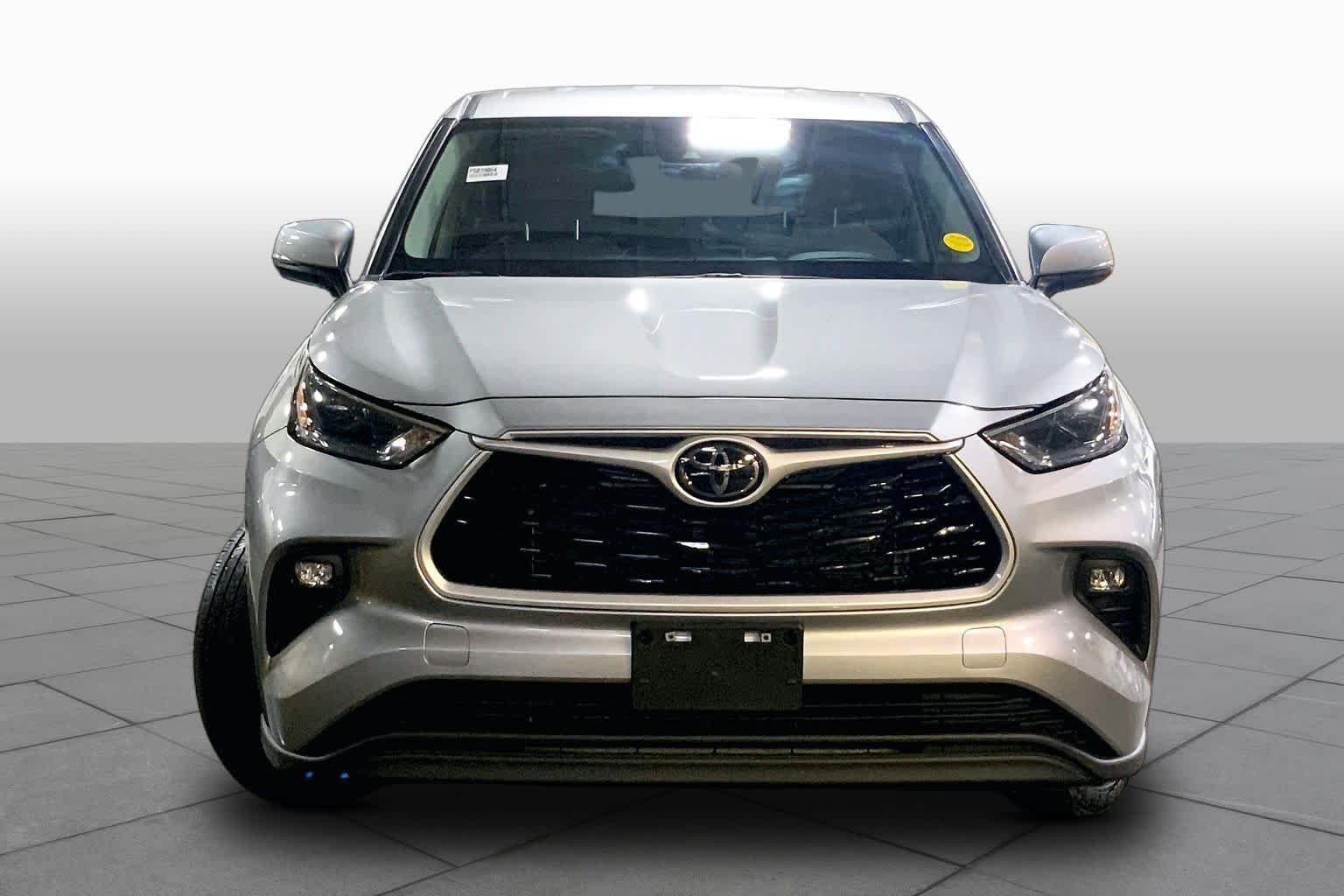 Used 2023 Celestial Silver Metallic Toyota LE image 4