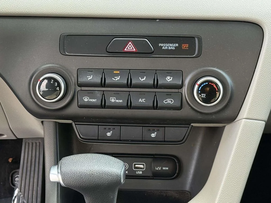 Used 2017 Silver Kia LX image 19