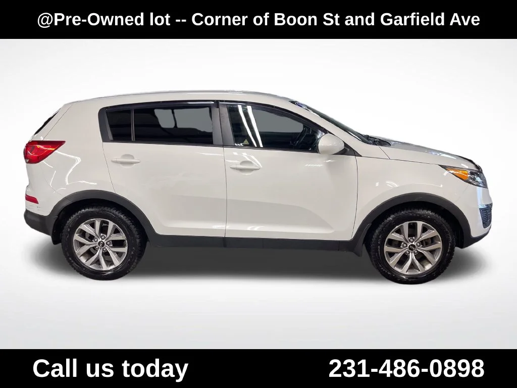 Used 2016 White Kia LX image 6