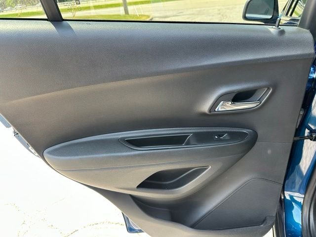 Used 2019 Blue Chevrolet Premier image 16