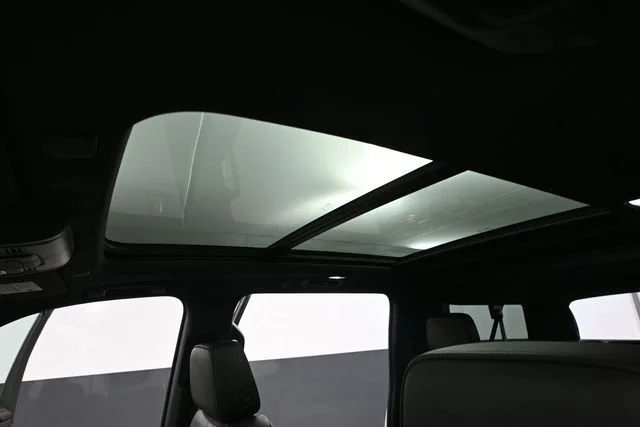 Used 2022 White Chevrolet RST image 29