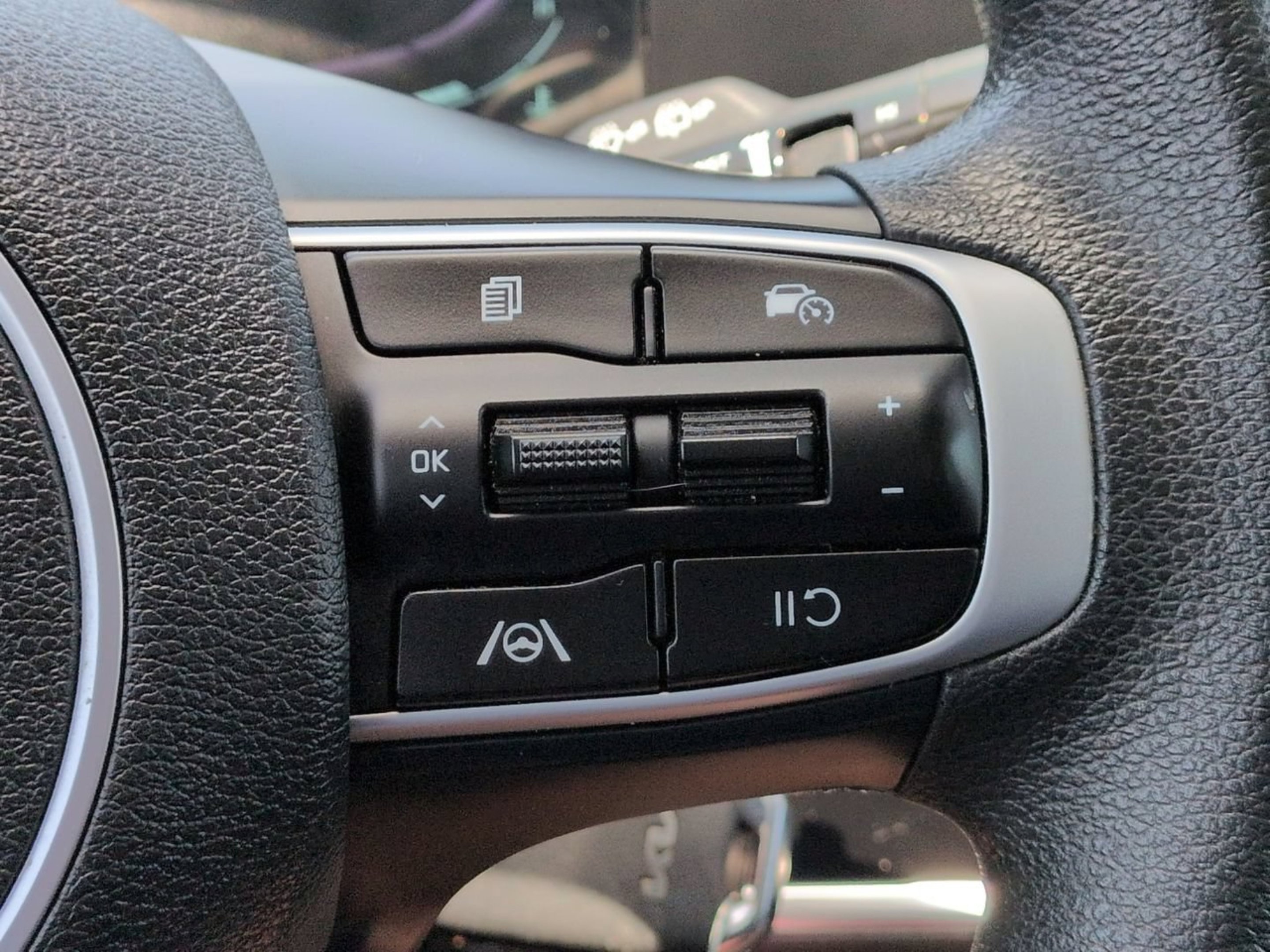 Used 2023 Gravity Gray Kia LX image 28