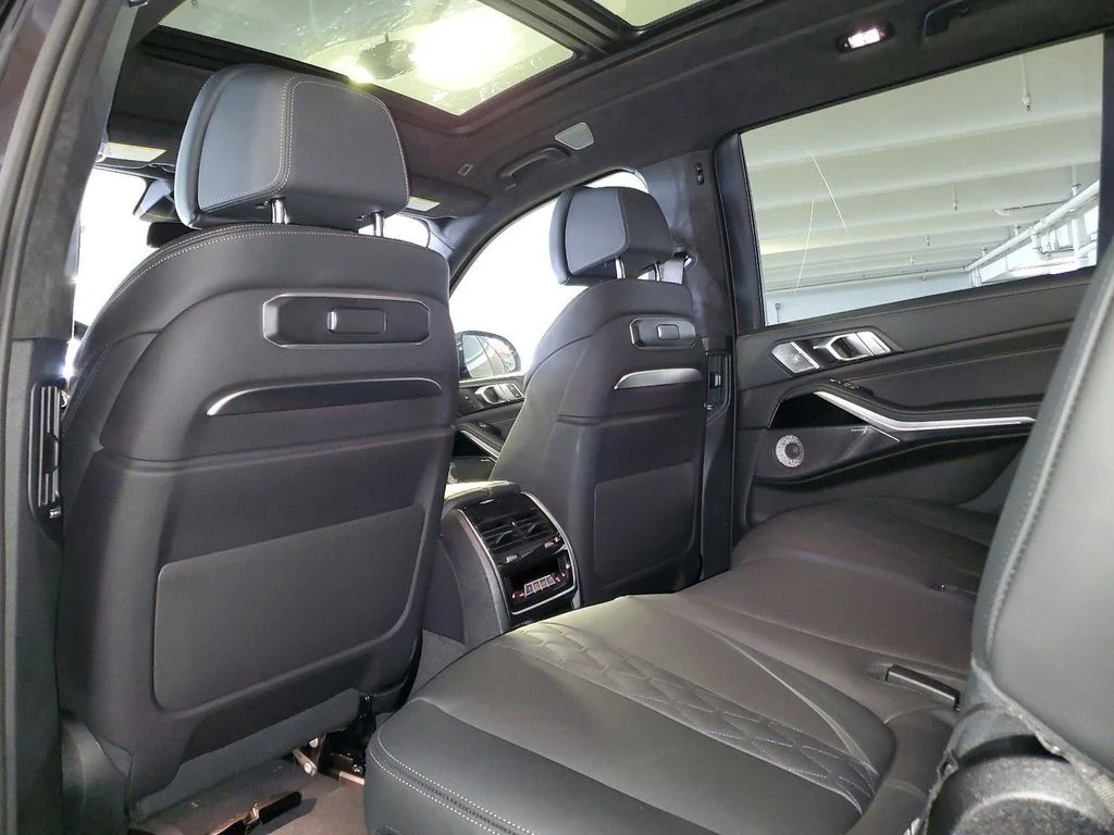 2025 BMW X7 ALPINA XB7 - Photo 10