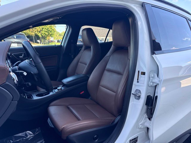 Used 2019 White Mercedes-Benz GLA 250 image 12