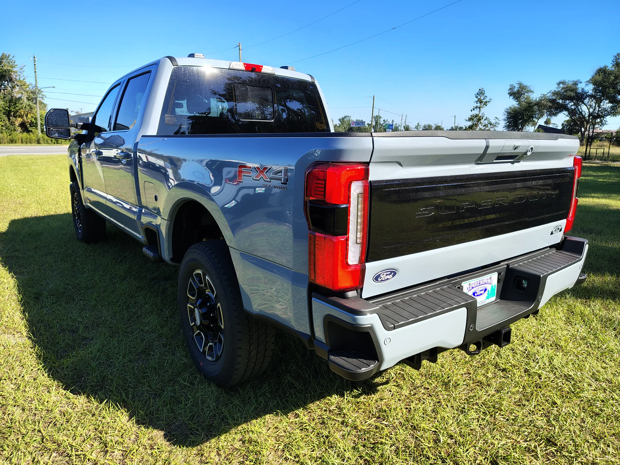 New 2027 Glacier Gray Metallic Tri-Coat Ford F-350® Platinum® image 3