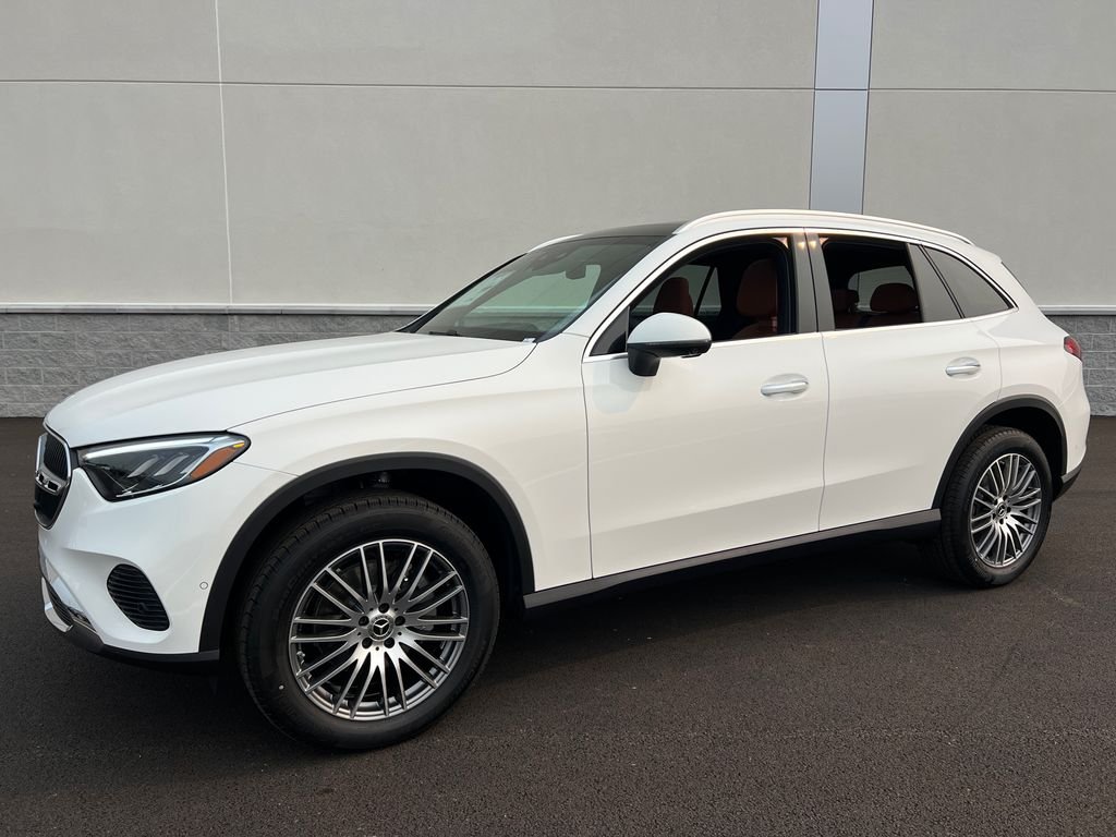 New 2026 Polar White Mercedes-Benz GLC 300 image 1