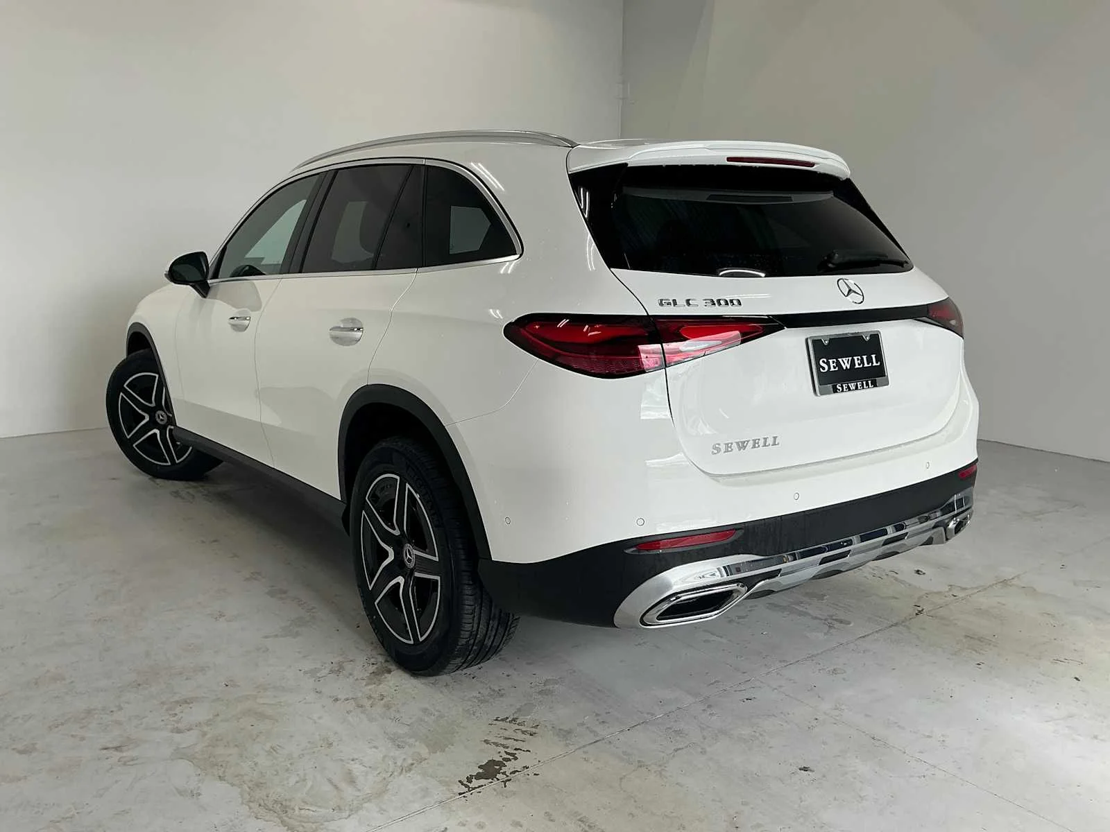 Certified Used 2026 Polar White Mercedes-Benz GLC 300 image 6