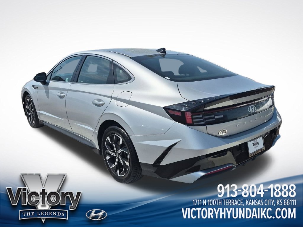 Certified Used 2025 Silver Hyundai SEL image 3