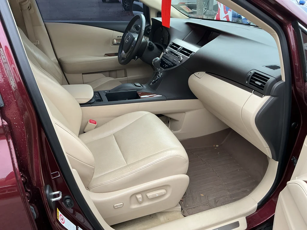Used 2013 Claret Mica Lexus Base image 17