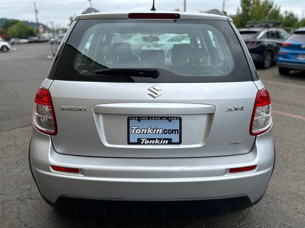 Used 2011 Silver Suzuki Premium image 7