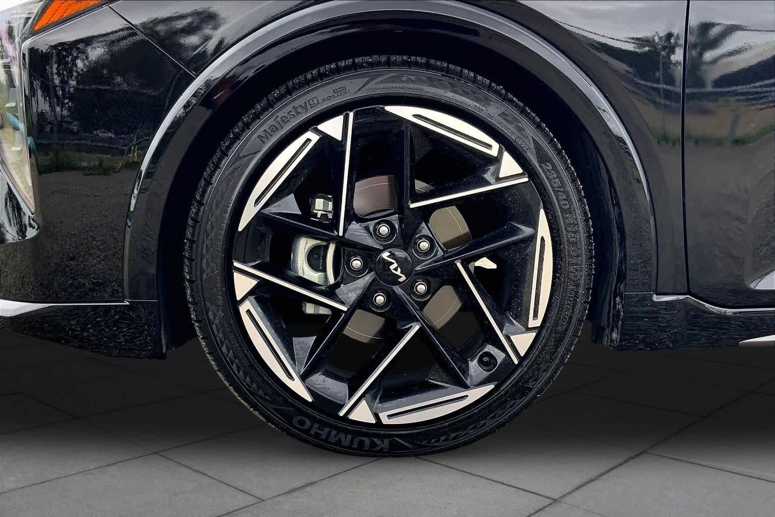Used 2025 Aurora Black Pearl Kia GT-Line image 20