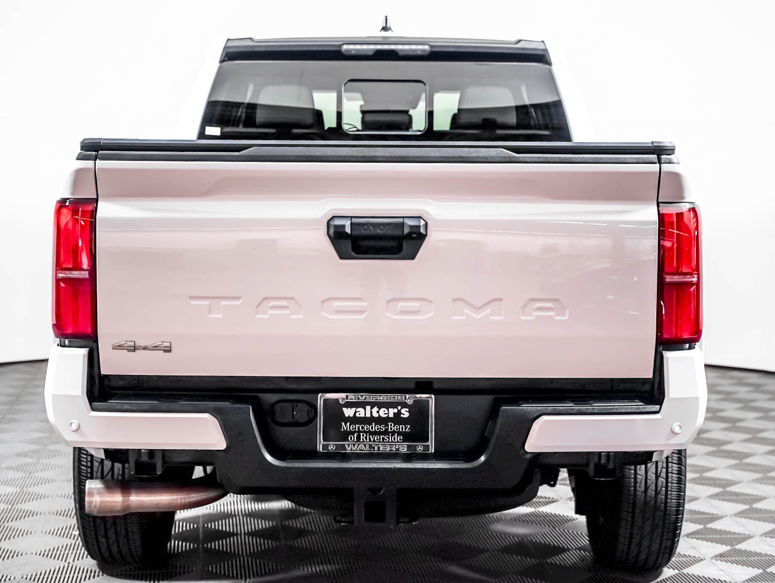 Used 2024 Ice Cap Toyota  image 10