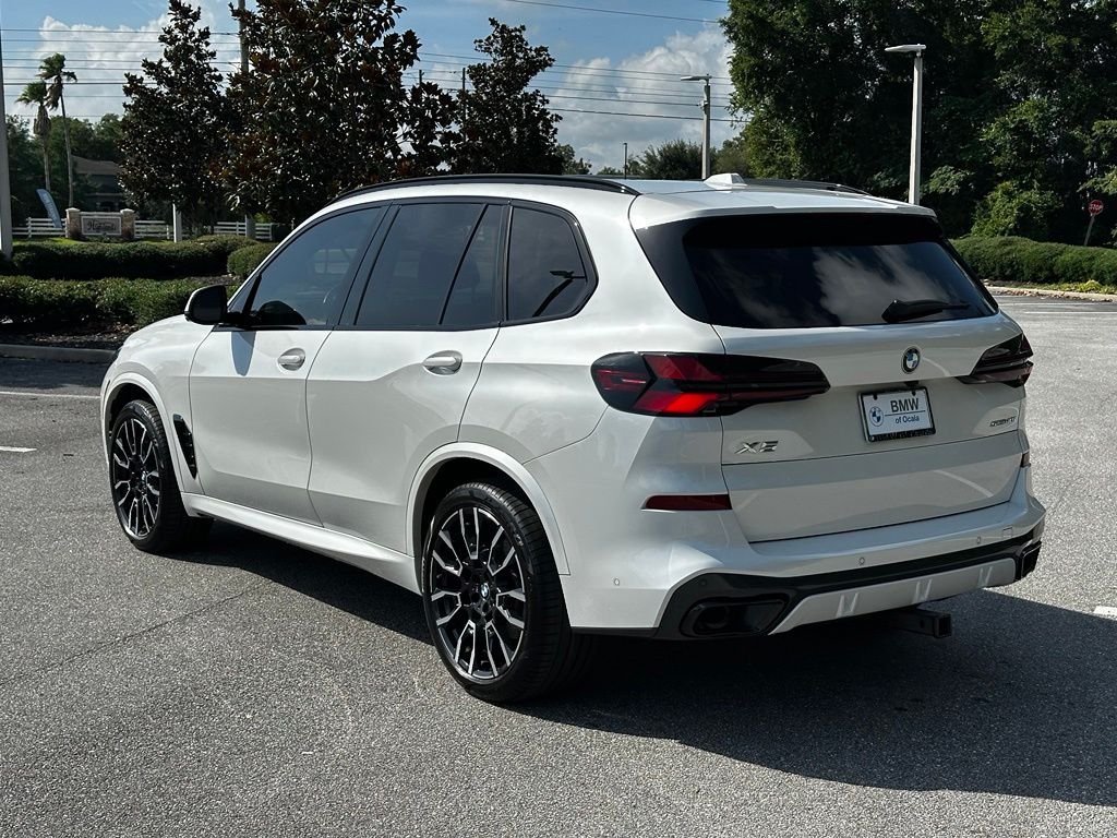 Used 2026 White BMW sDrive40i image 3