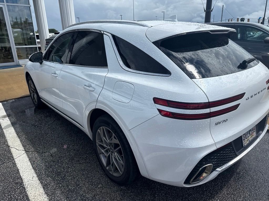 Used 2025 White Genesis 2.5T image 5