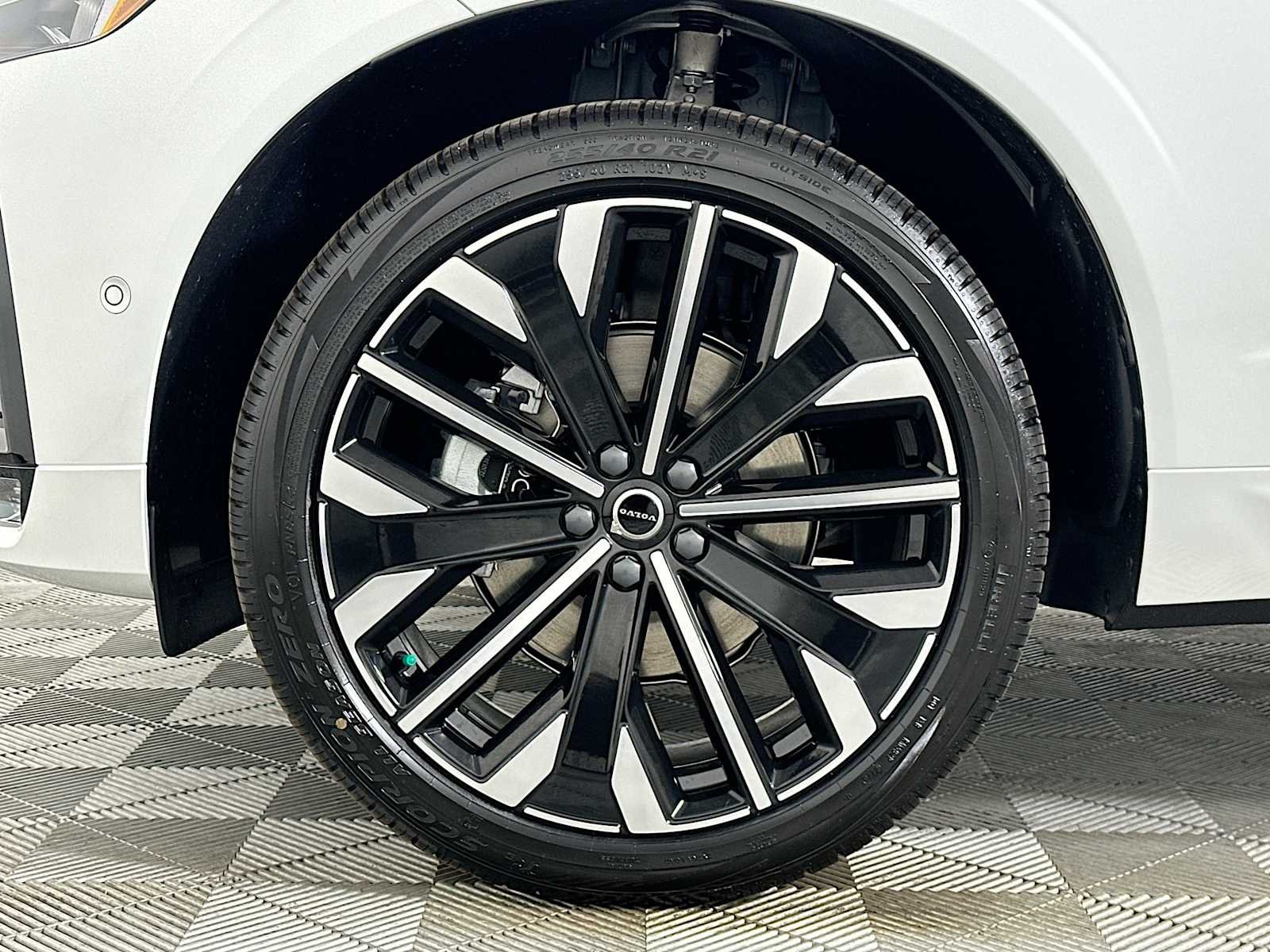 New 2026 Crystal White Volvo Ultra image 29