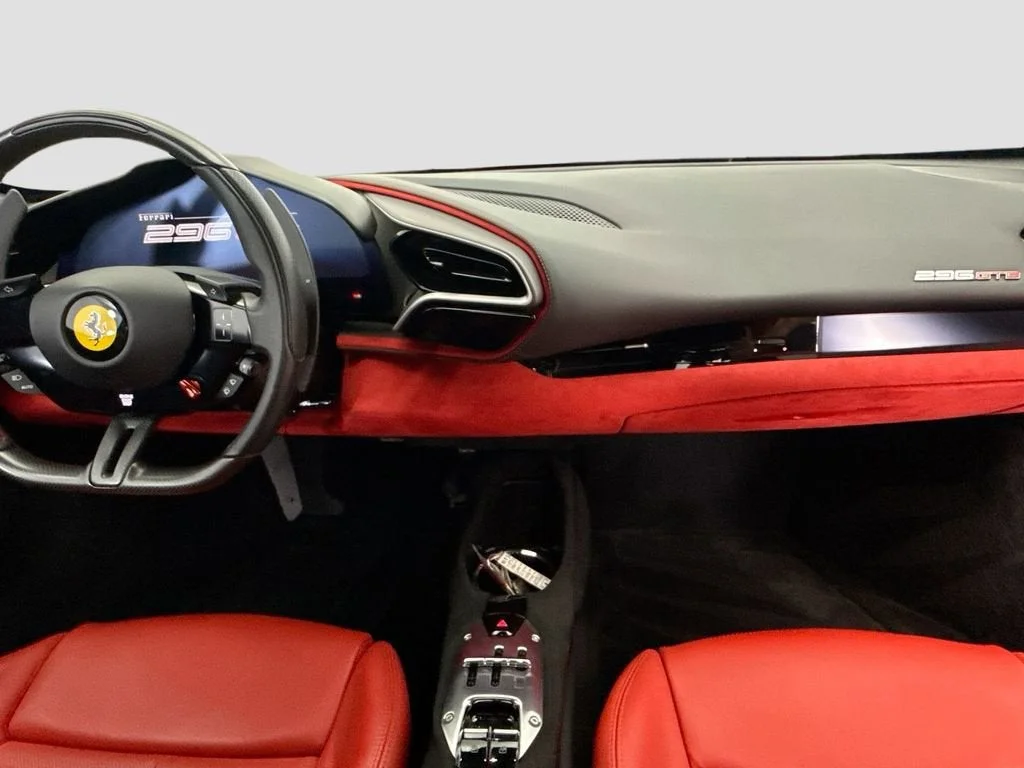 Used 2024 Grigio Titanio Metall Ferrari  image 13