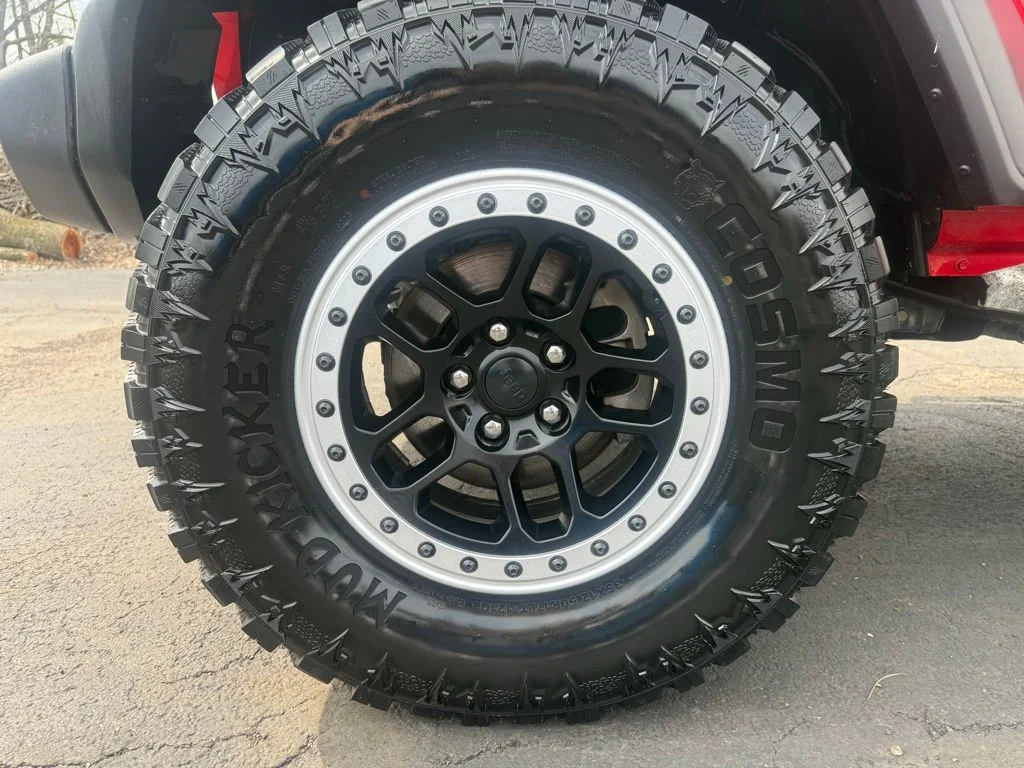 Certified Used 2020 Firecracker Red Clearcoat Jeep Sport image 10