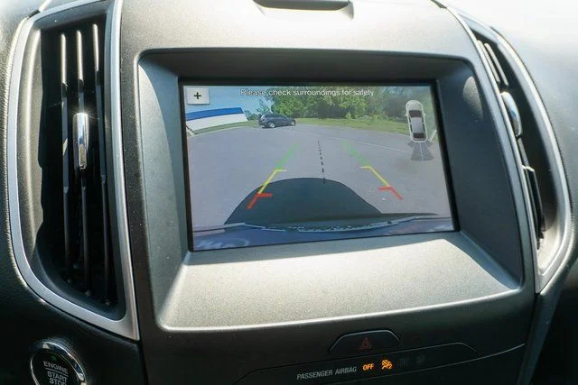 Used 2019 Gray Ford SEL image 30