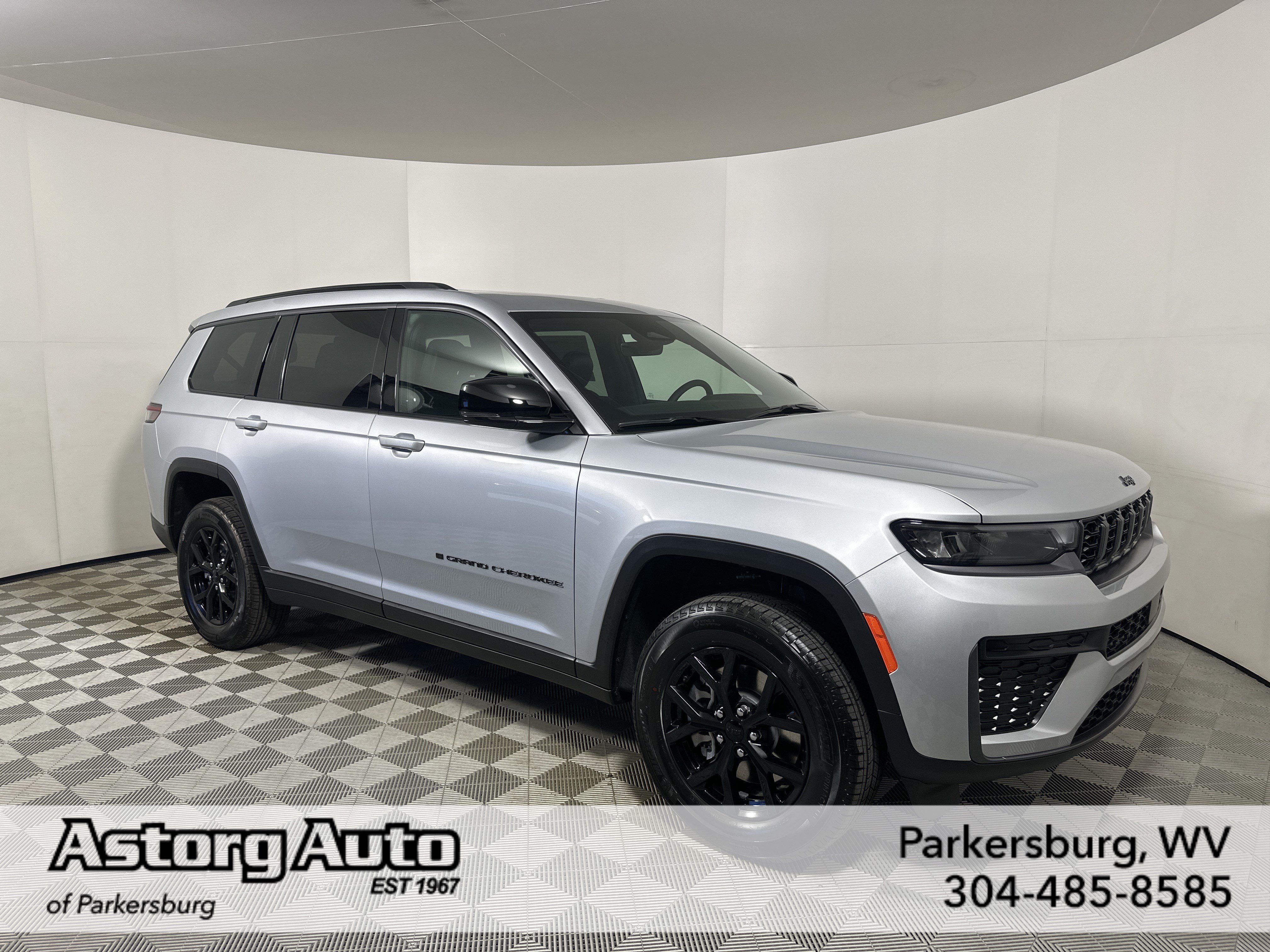 New 2026 Silver Zynith Jeep Laredo Altitude image 1